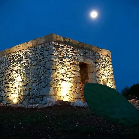 Leukos, Dimora Di Charme Salve