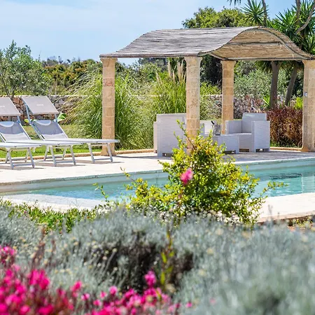 Leukos, Dimora Di Charme Salve