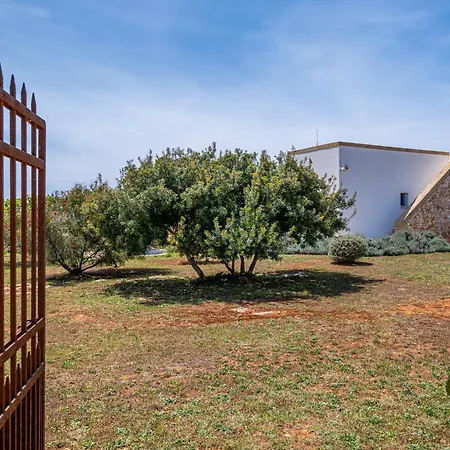 Leukos, Dimora Di Charme Villa